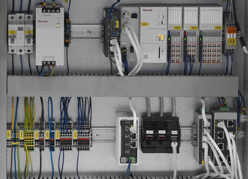 WELTEN EINFACH VERNETZEN: BOSCH REXROTH UND CTRLX WORLD-PARTNER VERBINDEN AUTOMATISIERUNG MIT DEM INTERNET OF THINGS